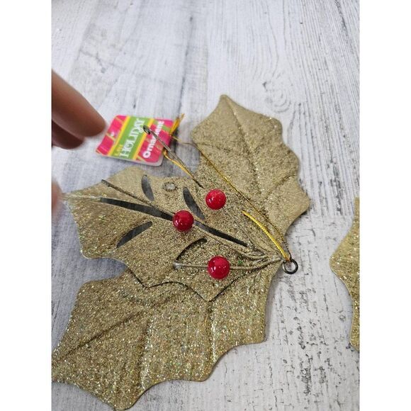 Metal gold poinsettia plant leaf ornament Xmas tree vintage - Picture 3 of 4
